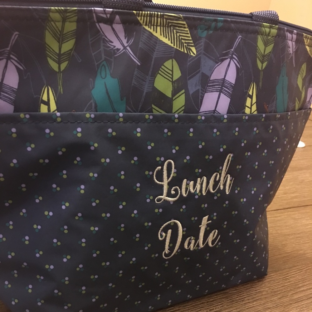 Thirty-One Thermal Tote, “Falling Feathers” NIP